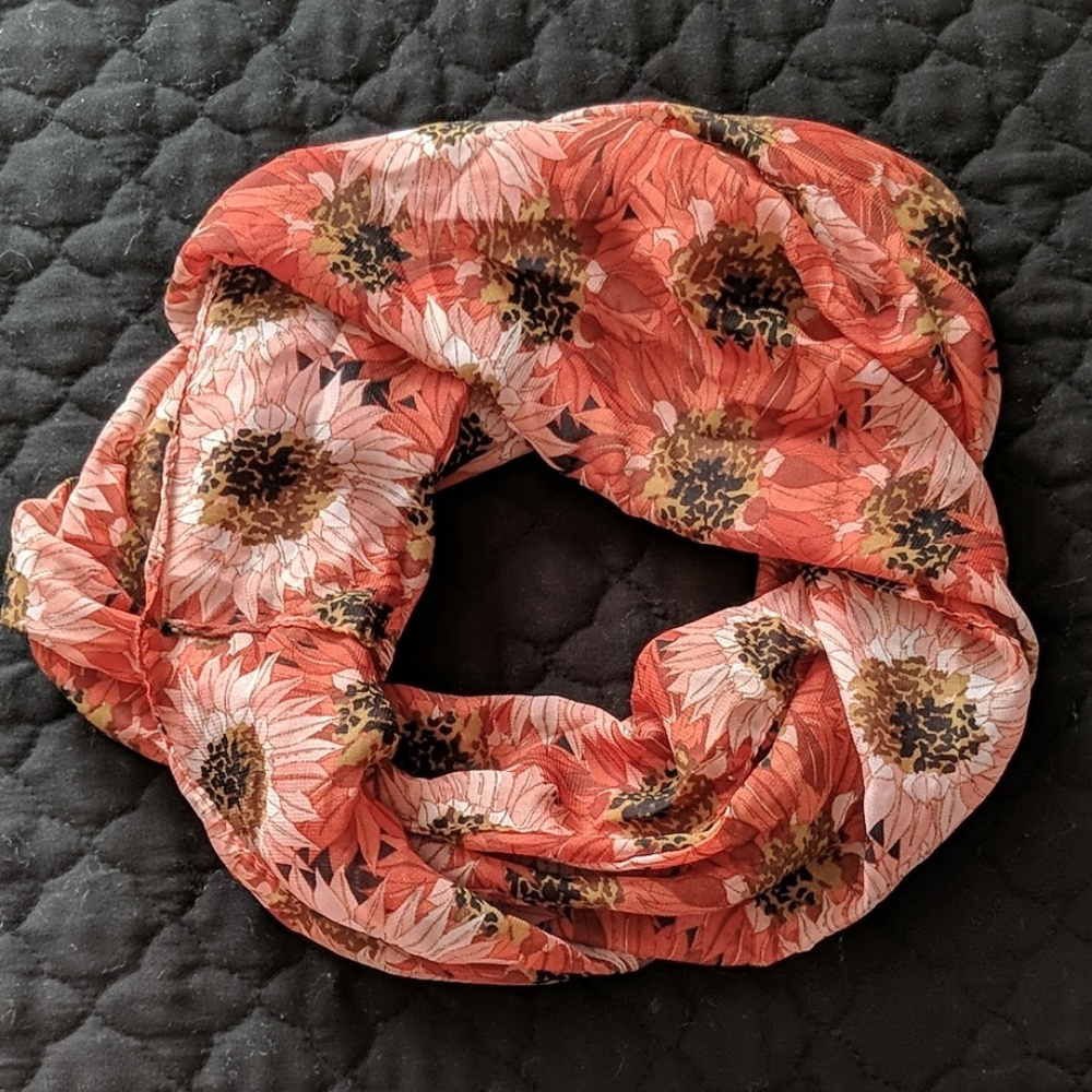 Lavello Infiniti Scarf